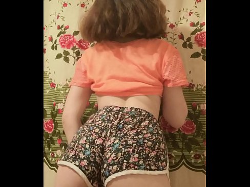 ❤️ Sexy junges Babe zieht ihre Shorts vor der Kamera aus Porno bei de.pornplaybb.ru ﹏
