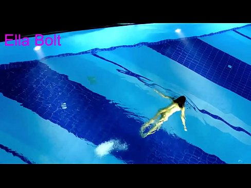 ❤️ Ich kann nicht aufhören zuzusehen, junge Blondine beim Nacktschwimmen im Pool des ELLA BOLT Resorts erwischt Porno bei de.pornplaybb.ru ﹏